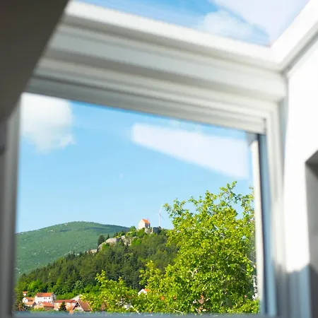 Luxury Gold Sinj